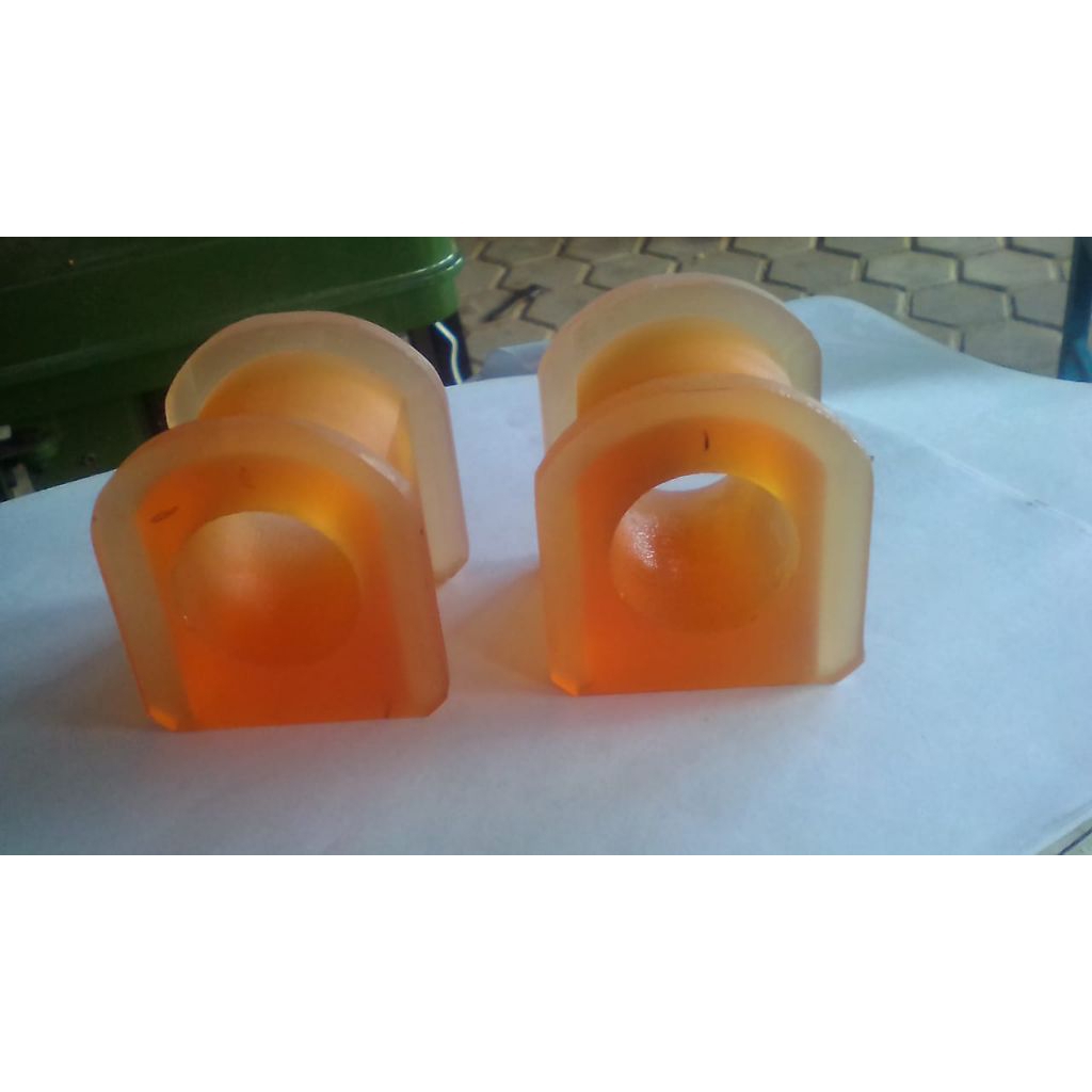 Jual Bushing Karet Stabil Depan Roti Toyota Innova Fortuner Gen 1 Hilux ...