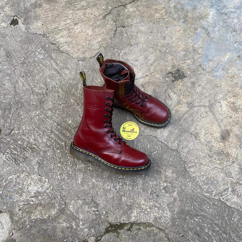 Jual Sepatu Dr Martens Docmart second Original 36 - 43 | Shopee Indonesia