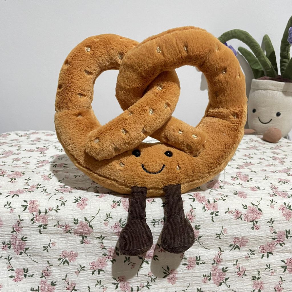 Jual Jellycat Amuseables Pretzel Medium | Shopee Indonesia