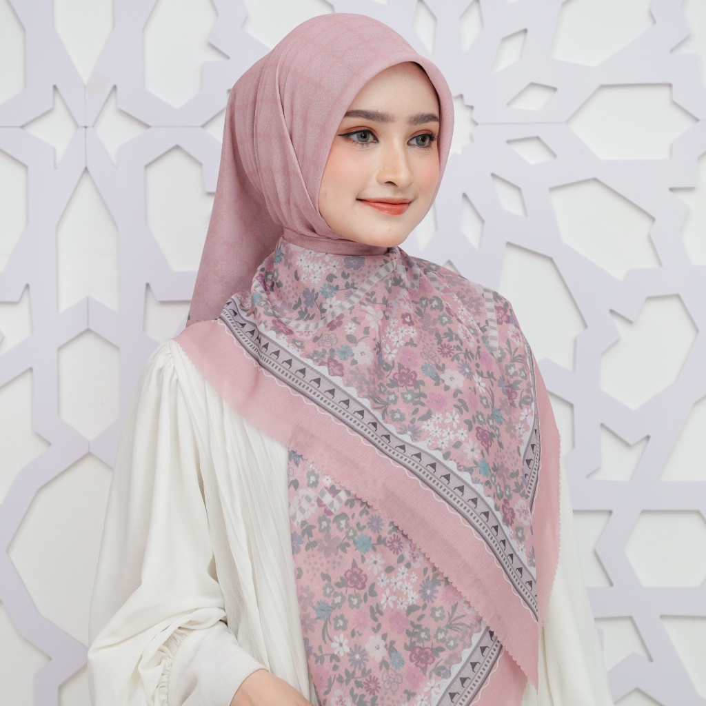 Hijabwanitacantik Segiempat Syar'I (130X130 ) Voal Premium Digital Printing Motif Cantik Elegan