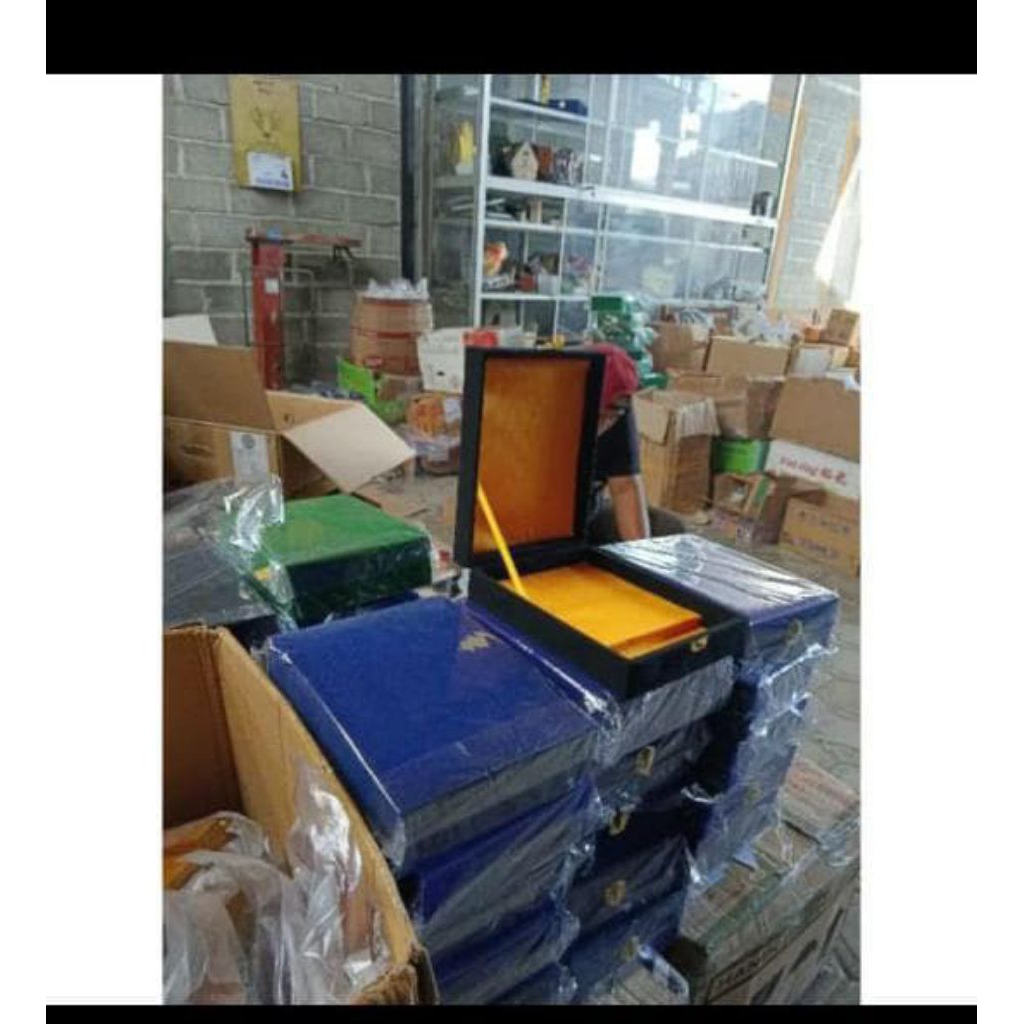 Jual BOX PLAKAT AKRILIK BIRU | Shopee Indonesia