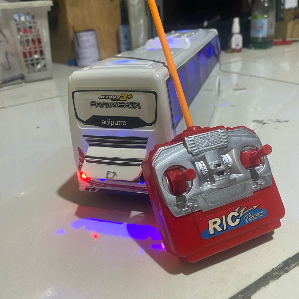 Jual Miniatur Bis Plastik RKC Remote Controller Tersedia Interior ...