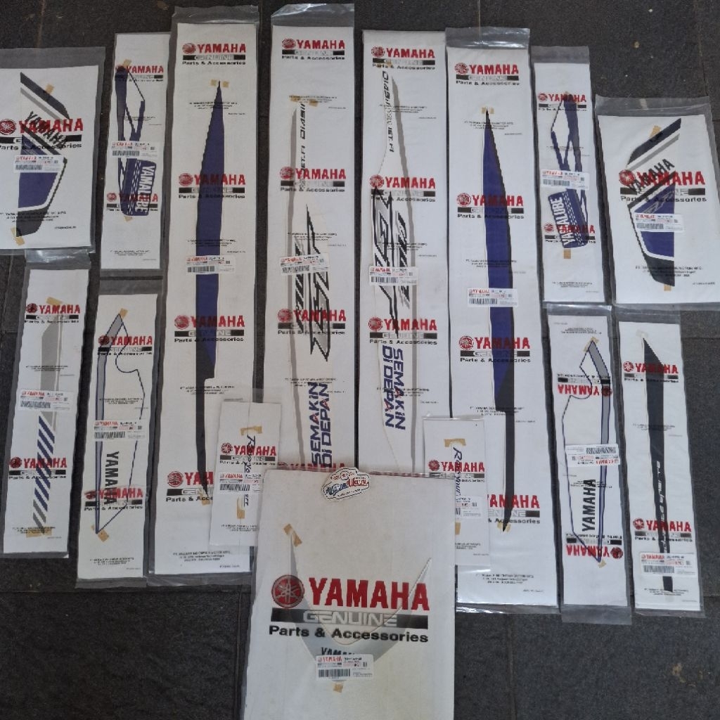 Jual Strip striping lis grapik fullset Mio GT biru putih 2013 | 2BJ ...