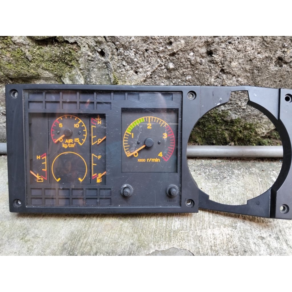 Jual spidometer spedometer bus Hino R260/RK8 original baru yazaki ...