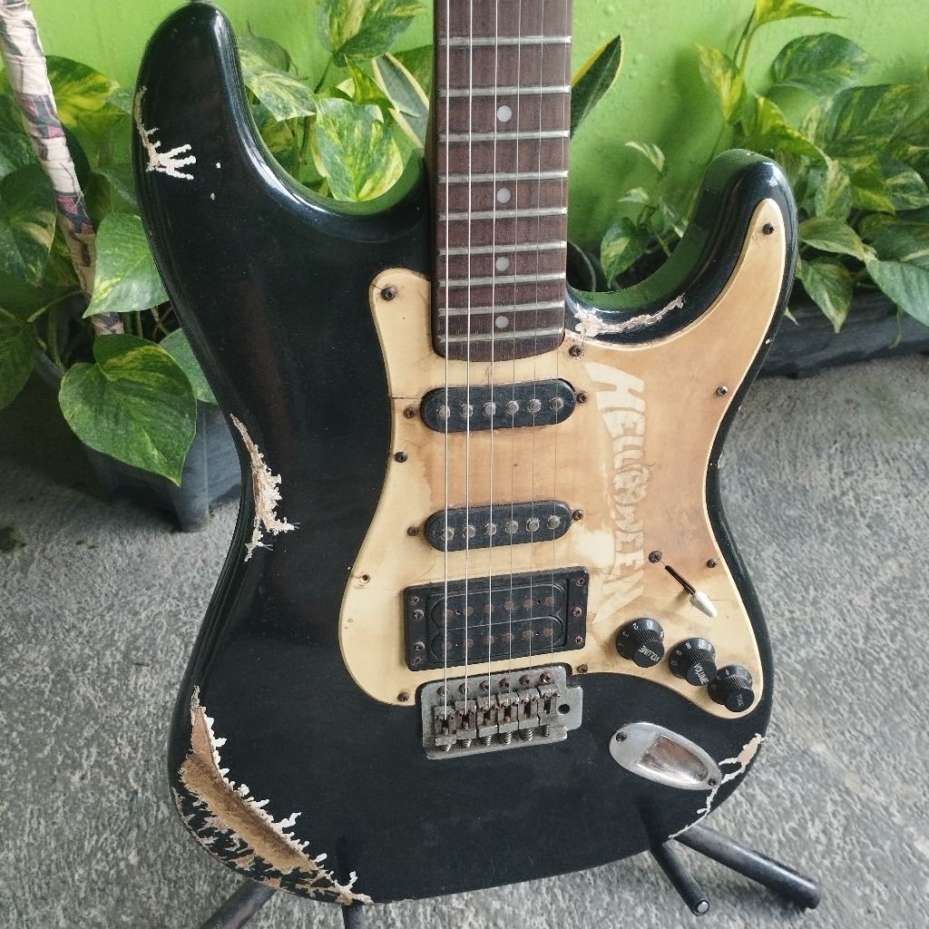 Jual GITAR LISTRIK ORIGINAL SAMICK STRATOCASTER MODEL RELIK BODY SECOND ...