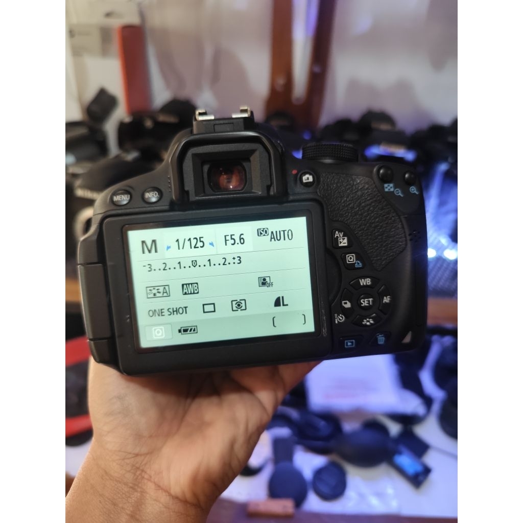 Jual DSLR CANON EOS 700D MULUS FULLSET KAMERA MURAH BERGARANSI | Shopee