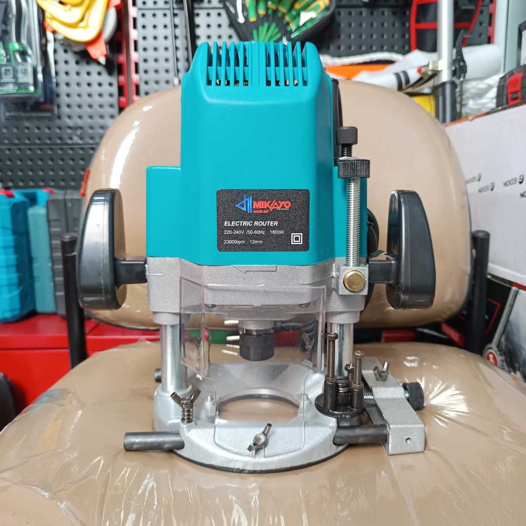 Jual Mesin Router Profil Kayu Besar Low Watt maktec Wood Trimmer Mesin ...