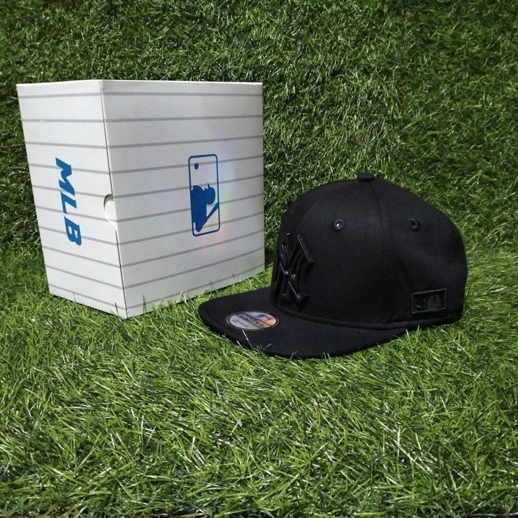 Jual Topi Snapback NY Logo Besi Metal Stack Black On Black Topi Premium ...