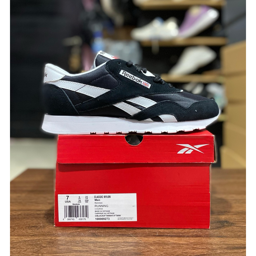 Jual Reebok CLASSIC NYLON 100009273 Running Pria size 41(26.5cm)(1)-42 ...