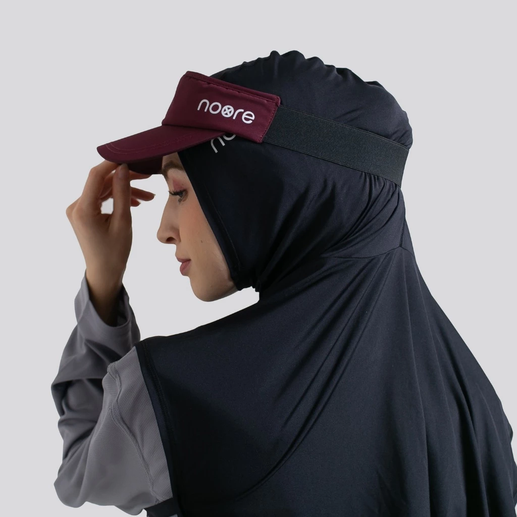 Topi Olahraga NOORE Solaris Visor Cap Maroon untuk Aktivitas Outdoor dan Santai