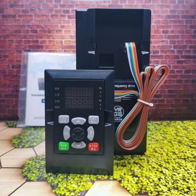 Jual Motor Inverter CV20-0030G- 220v 3KW AC 220V 1P -3P 220v Single ...