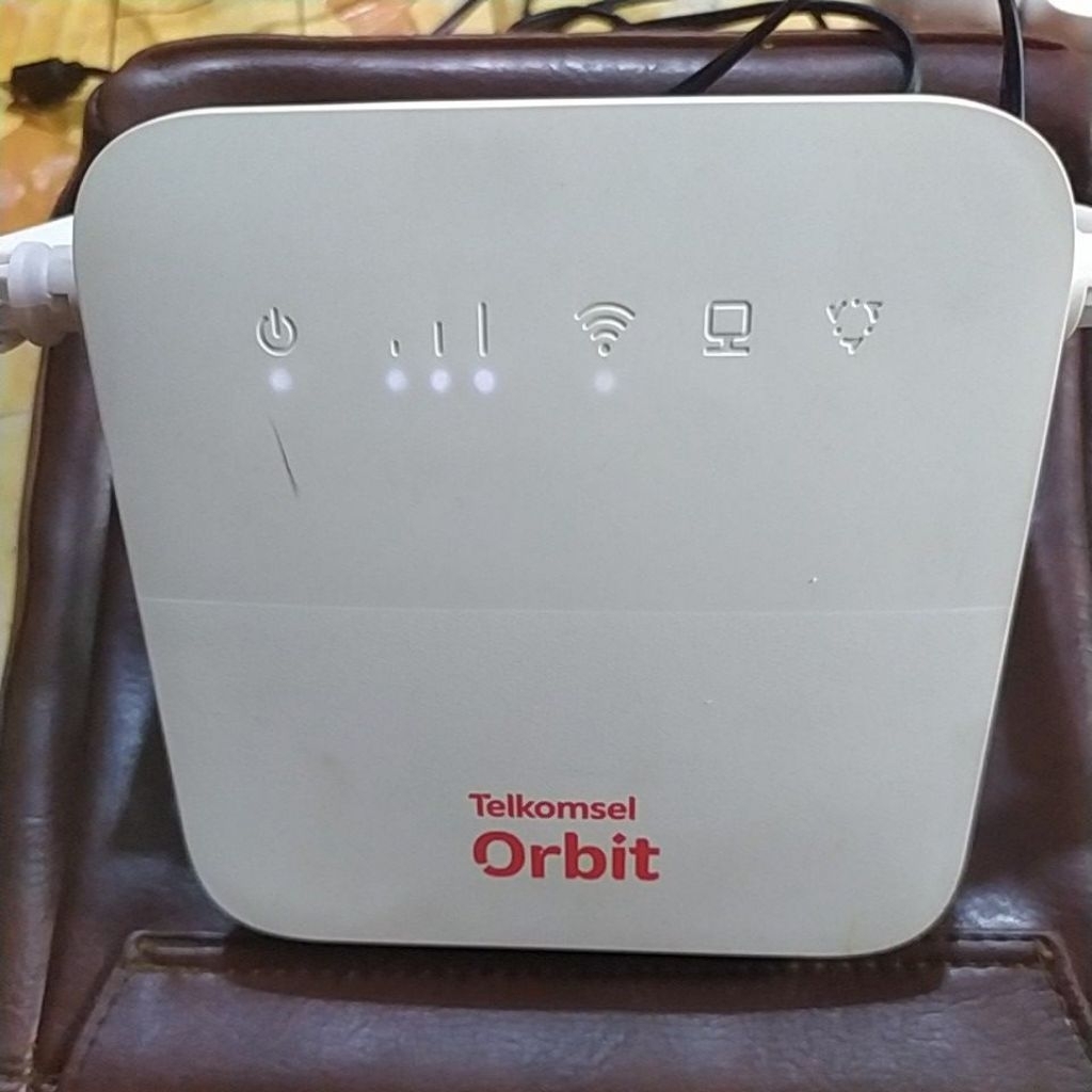 Jual Telkomsel orbit hkm0130 belum unlock hanya bisa pakai kartu ...