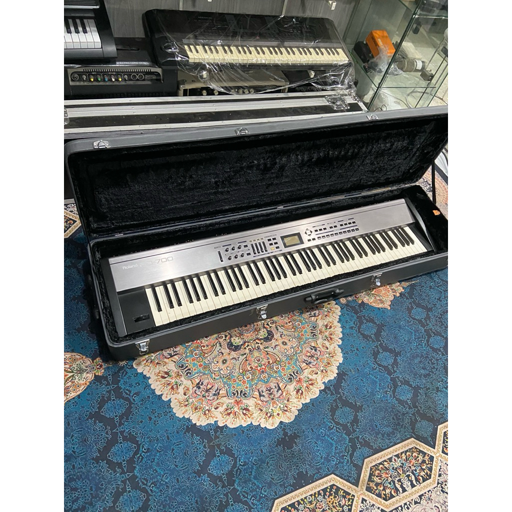 Jual Digital Piano Roland RD700 | Shopee Indonesia