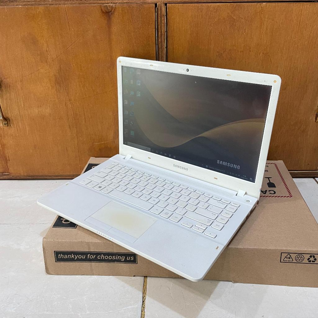 Jual Laptop Samsung 370R, Intel Pentium - 997, 4/128GB, White Red ...
