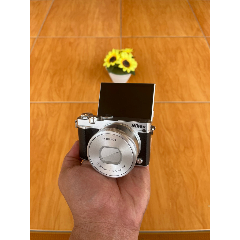 NIKON J5 MIRROLESS KAMERA NIKON J5 MULUS MURAH