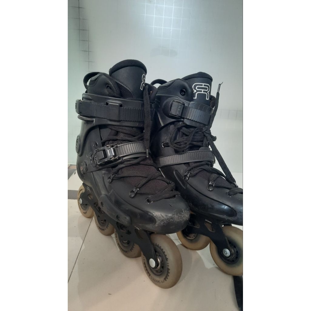 Jual Sepatu Roda Inline Skate Second Jarang Dipakai | Shopee Indonesia