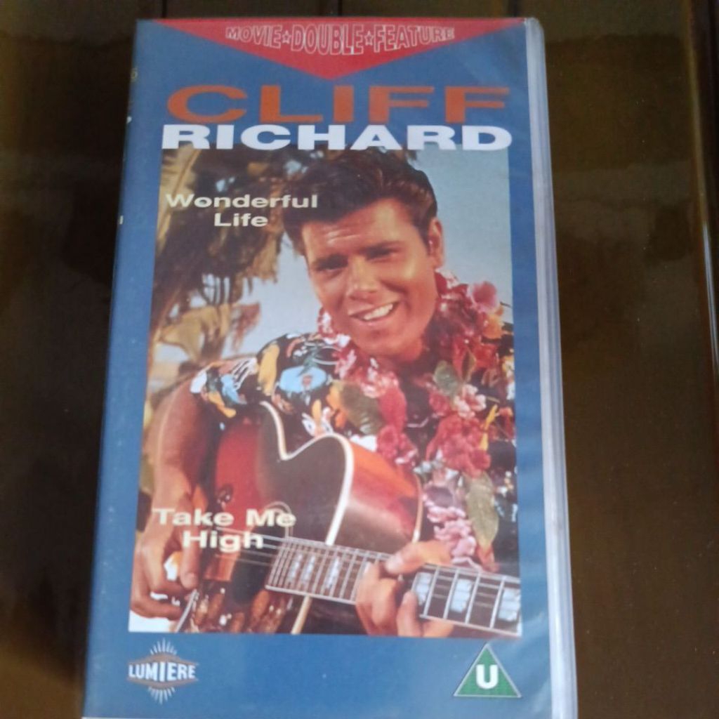 jual-kaset-vhs-film-cliff-richard-wonderful-life-take-me-high