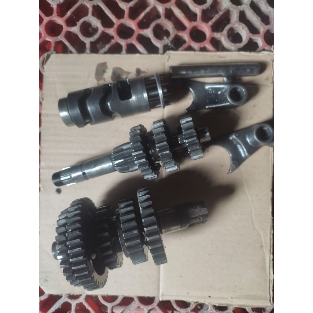 Jual gearbox gigi rasio full cluth motor yamaha F1zr ori | Shopee Indonesia