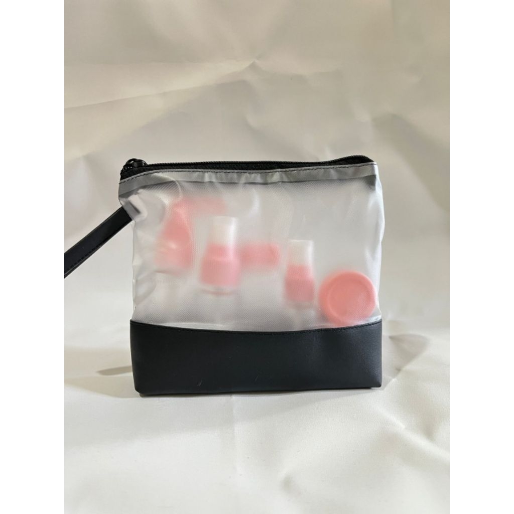 Jual Pouch hitam dan mika buram ukuran 20x15x3cm | Shopee Indonesia