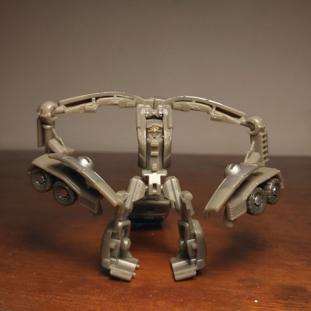 Jual Transformers rotf legend class mixmaster & Scavenger | Shopee ...