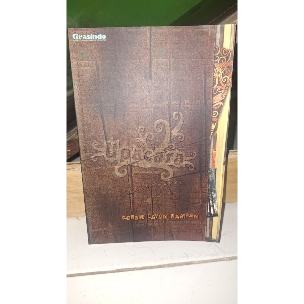 Jual Novel Upacara karya Korrie Layun Rampan bekas original | Shopee ...