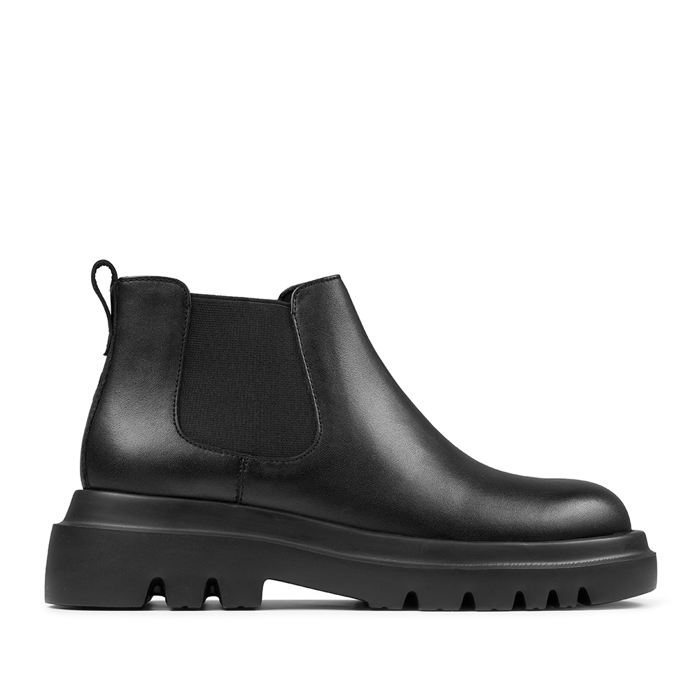 Jual Prabu - Sepatu Kulit Chelsea Boots Wanita Mirna Black Hitam ...