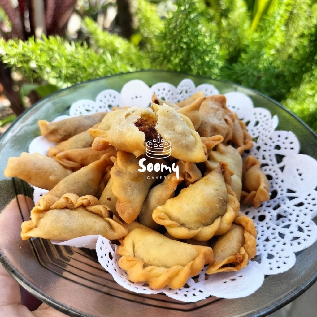 Jual Soomy Cakery - Kue Pastel Abon Sapi Kiloan Kualitas Super Home ...
