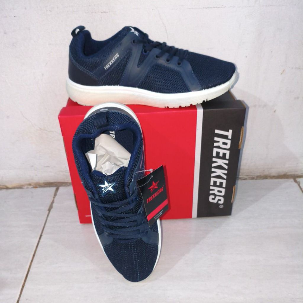 Jual Sepatu sneakers Trekkers/sepatu sneakers pria wanita | Shopee ...