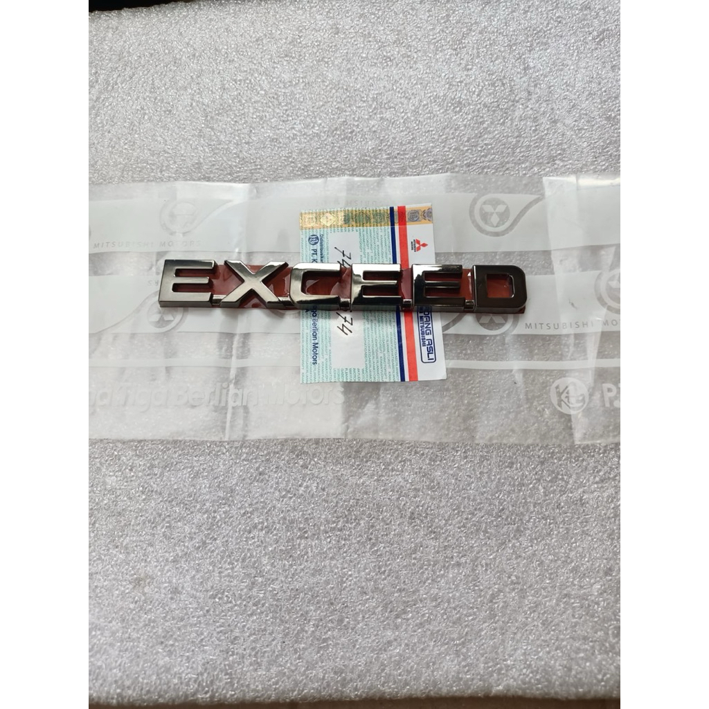 Jual emblem tulisan L200 strada pajero sport exceed. black crum ...