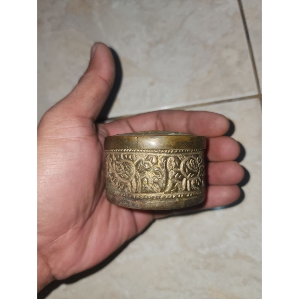 Jual kotak cpuk logam jadul antik unik peninggalan | Shopee Indonesia