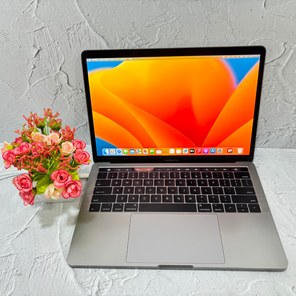 【2025最新os搭載】美品MacBook Pro 16gメモリー 値下げ中です。美品最新OS Ventaura搭載 MacBook Pro2017 メモリー16gb