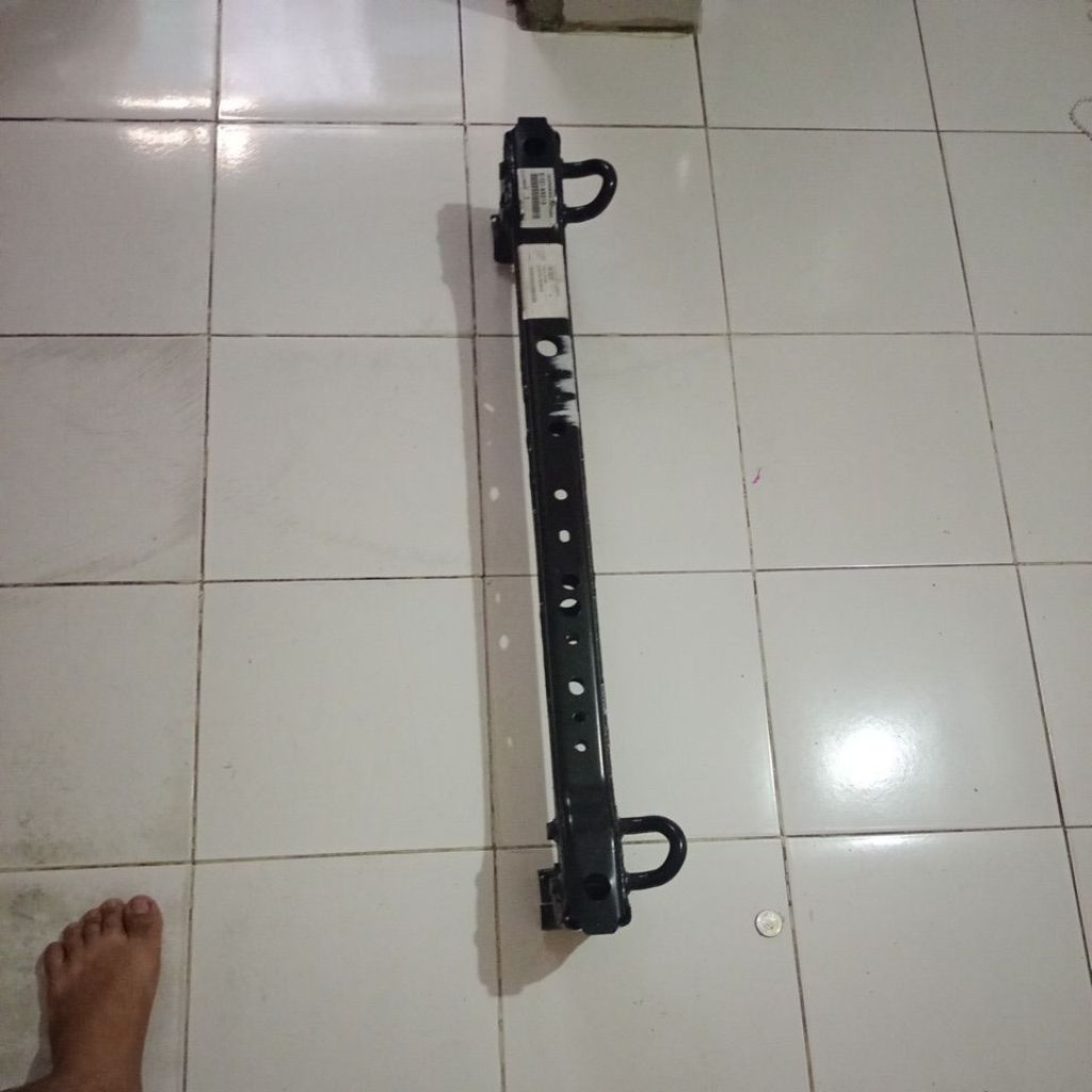 Jual Crossmember Frame /Crossmember derek depan Innova reborn Hilux ...