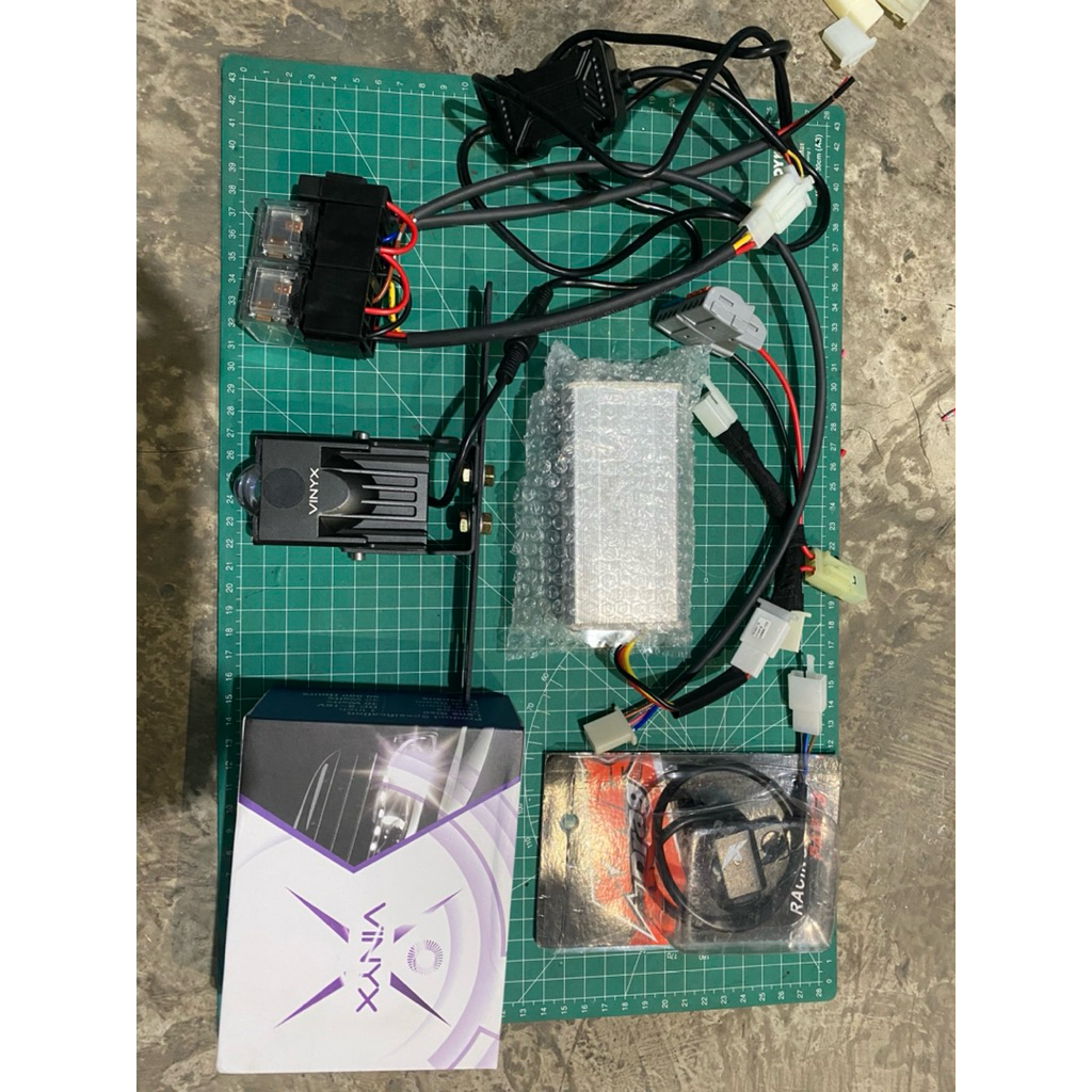 Jual lampu tembak biled merk Vynix dan zyvolt spuer mini PNP Fox R ...
