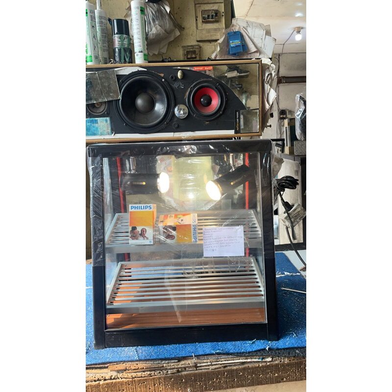 Jual etalase 2 rak 1 lampu fitting gerak (foto hanya contoh) | Shopee ...