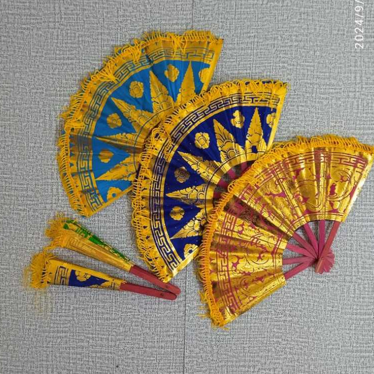 Jual Kipas Prada Penari Khas Bali Kain Satin Rumbai Warna Keemasan 23 ...