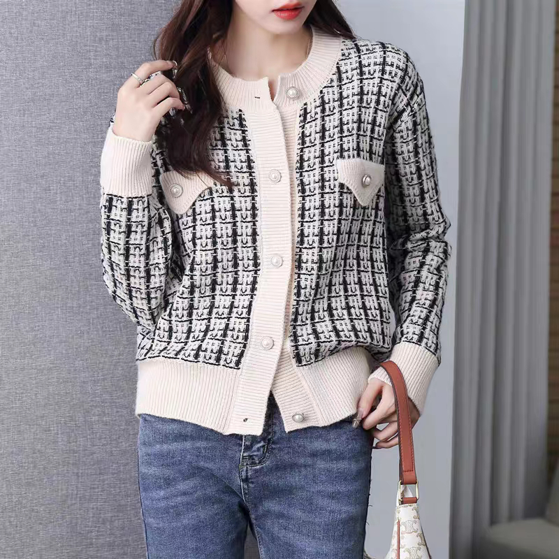 Houndstooth Round Neck Sweater