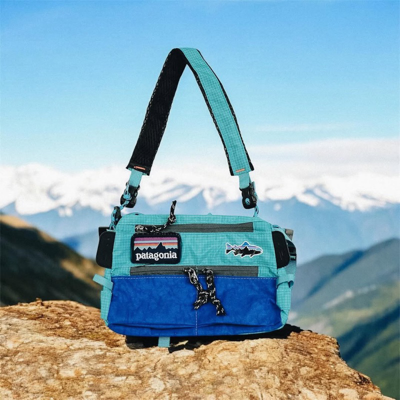 patagonia 120l black hole wheeled duffel handmade Colour:Weathered Stone term use Dooney & Bourke Women's