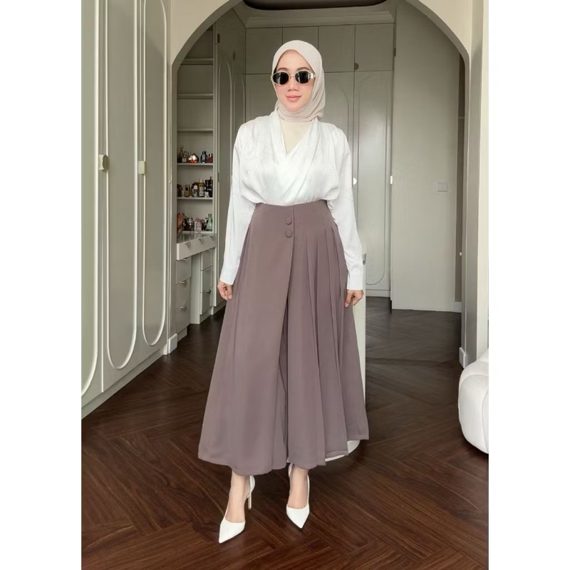 Striptizchi qizlarni tomosha qiling