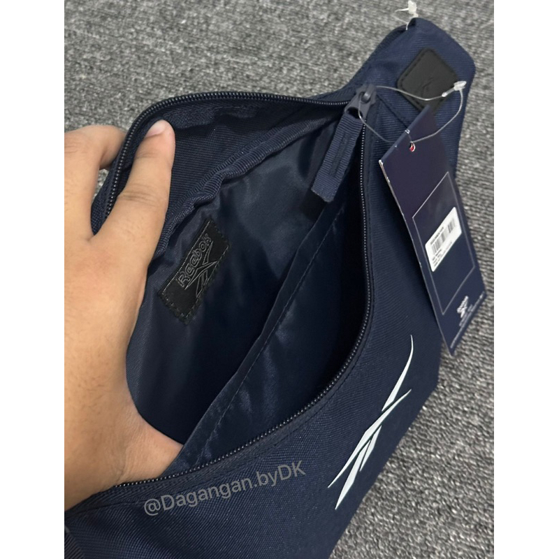 Jual Tas Waistbag Reebok Original Barang Resmi 100% (Biru Navy ...