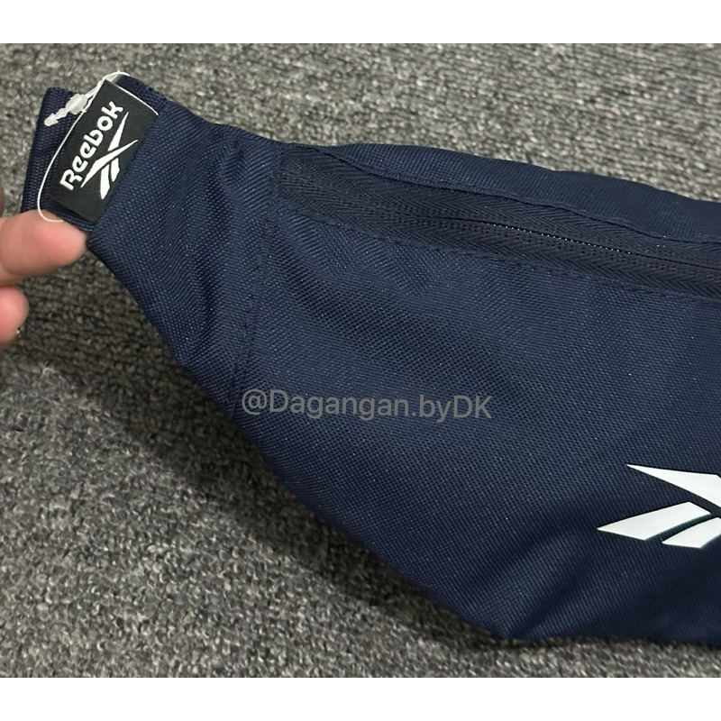 Jual Tas Waistbag Reebok Original Barang Resmi 100% (Biru Navy ...