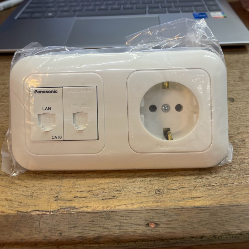 Jual Panasonic Wide Series Stopkontak + Telp + Data Lan Cat6 | Shopee ...