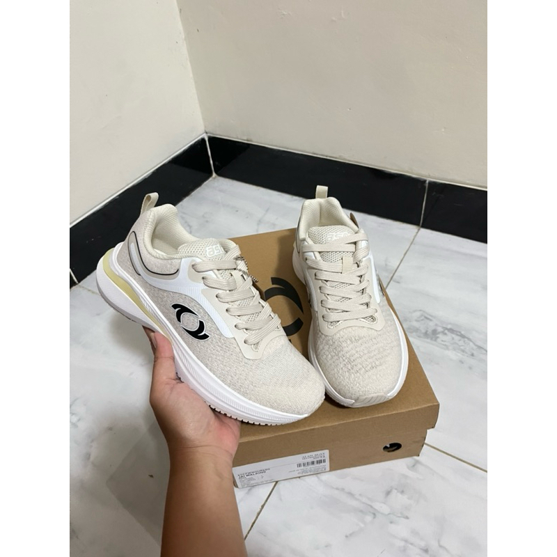Jual Sepatu walking Astec women beige ukuran 36 sale 70% (JAI WALKING ...