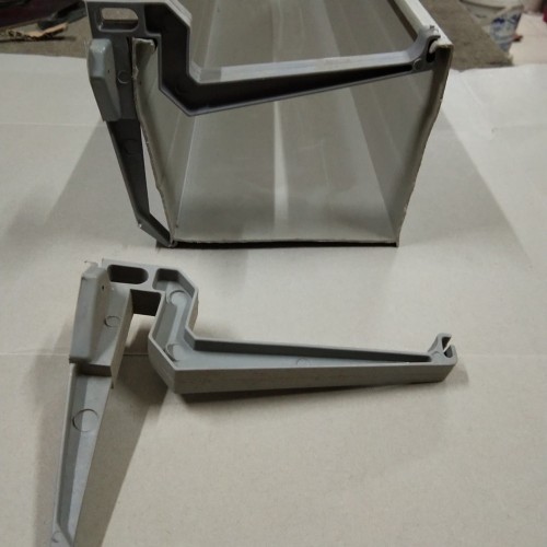 Jual Gantungan Talang Pvc Kotak Segi Empat Sambungan Air Kaitan Kotak ...
