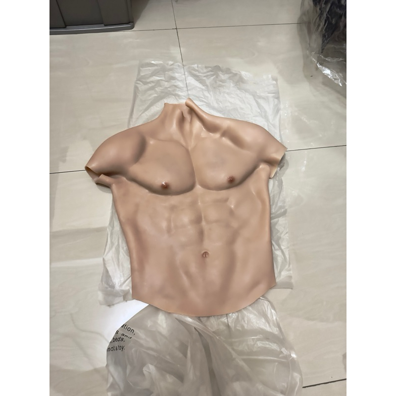 Jual preloved realistik fake silikon chest muscle suit otot palsu ...