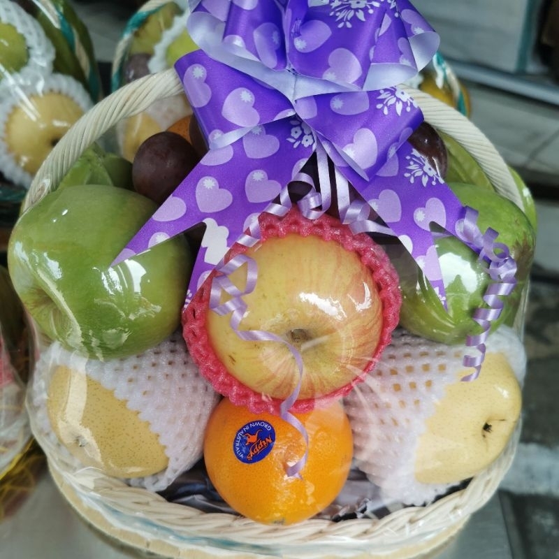 Parsel Buah Segar/Parcel Buah lokal & Buah Import ( Gratis kartu ucapan )