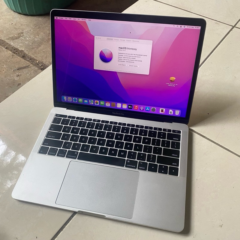 Jual Macbook Pro 2017 8/128GB Garansi Resmi Like New | Shopee Indonesia