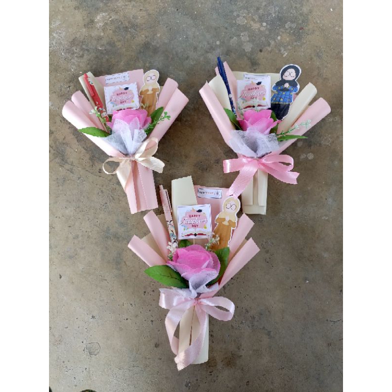 Jual HanaCrochet - Buket Mini Topper Hari Guru isi Topper dan Bolpoin ...