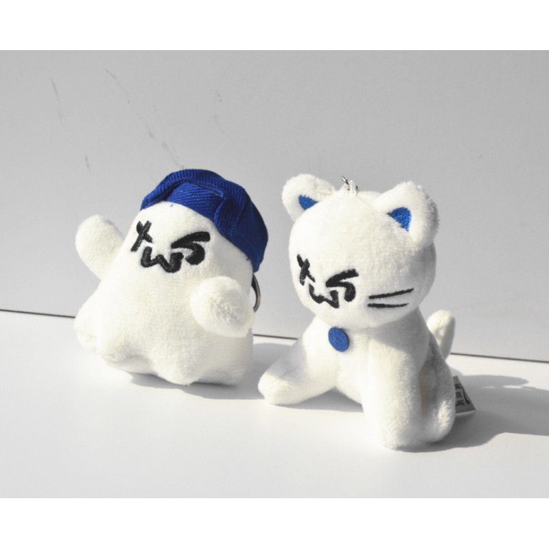 アイドル TWS SUMMER BEAT PLUSH KEYRING GHOST&CAT TWS [SUMMER BEAT] Plush Doll Keyring – Kpop Exchange