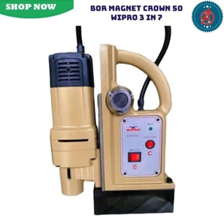 Tort oyoq ustida turgan xotin, miltillovchi fotosurat