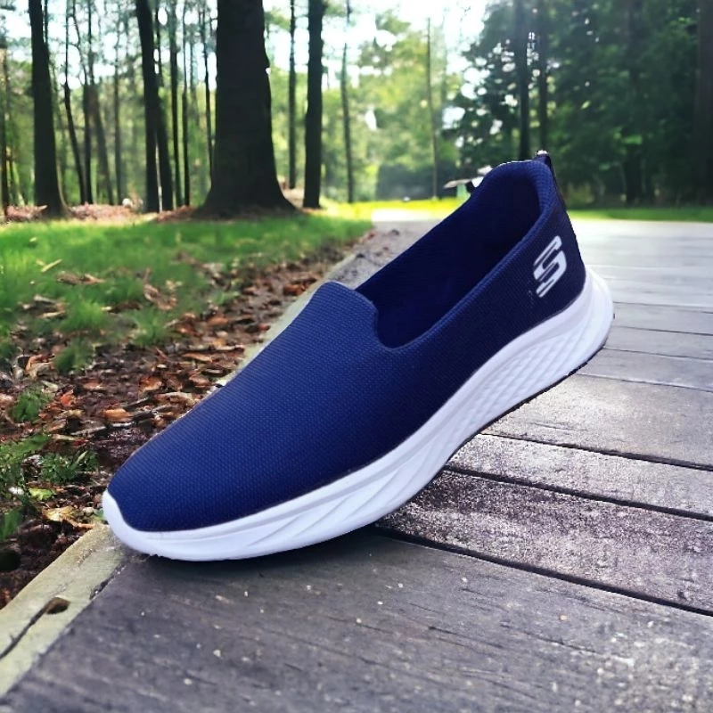 Sepatu Slip On Jumbo Pria: Solusi Praktis dan Nyaman untuk Kaki Besar (Size 39-48)
